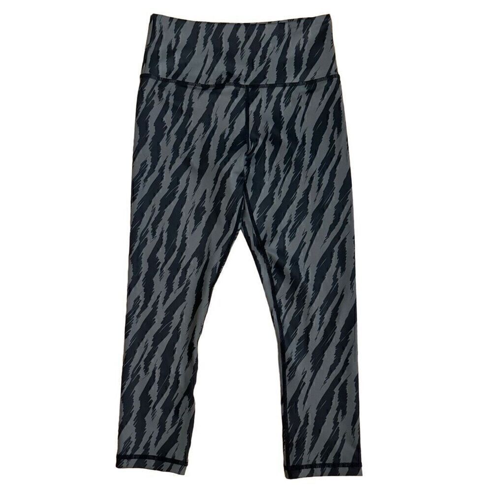 ZYIA Active Light N Tight Zebra Print Capri Legginngs Black Gray Size 2